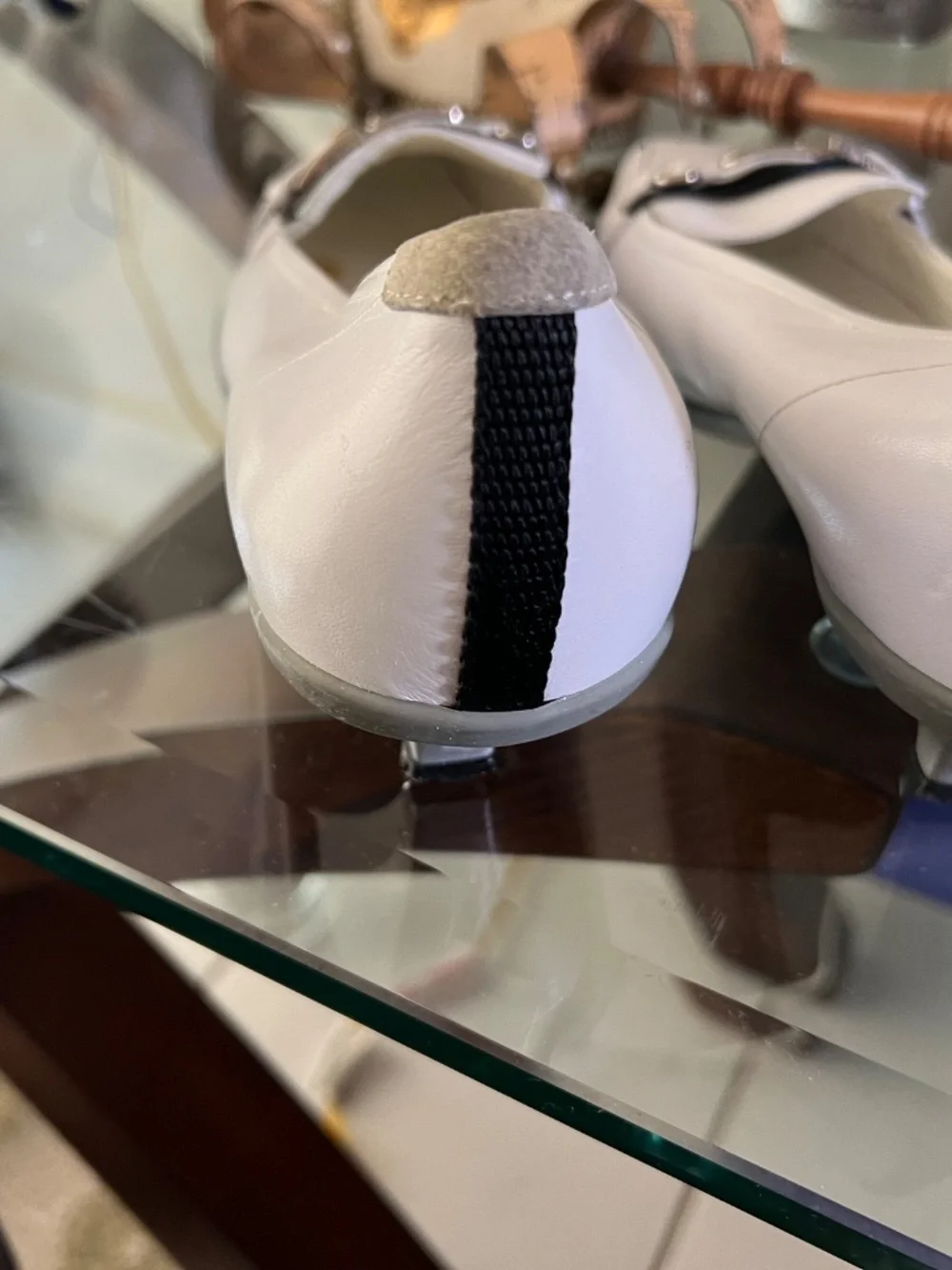 Prada whte and black kitten heels shoes - Picture 3 of 3